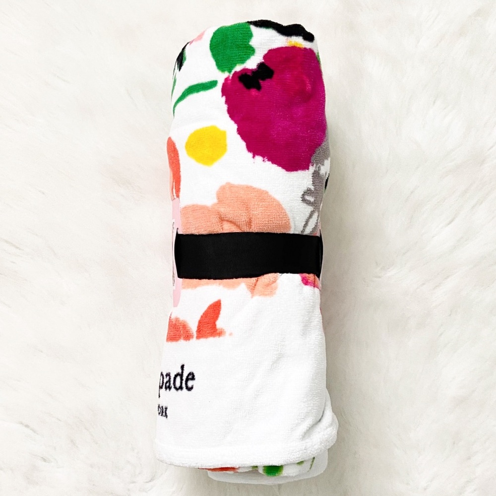 Kate Spade NY Floral Colorful Dahlias Print Oversized Beach Towel New - Picture 5 of 8